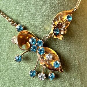 Vintage ant pendant gold-toned necklace, Aqua White rhinestones Whimsy Nature